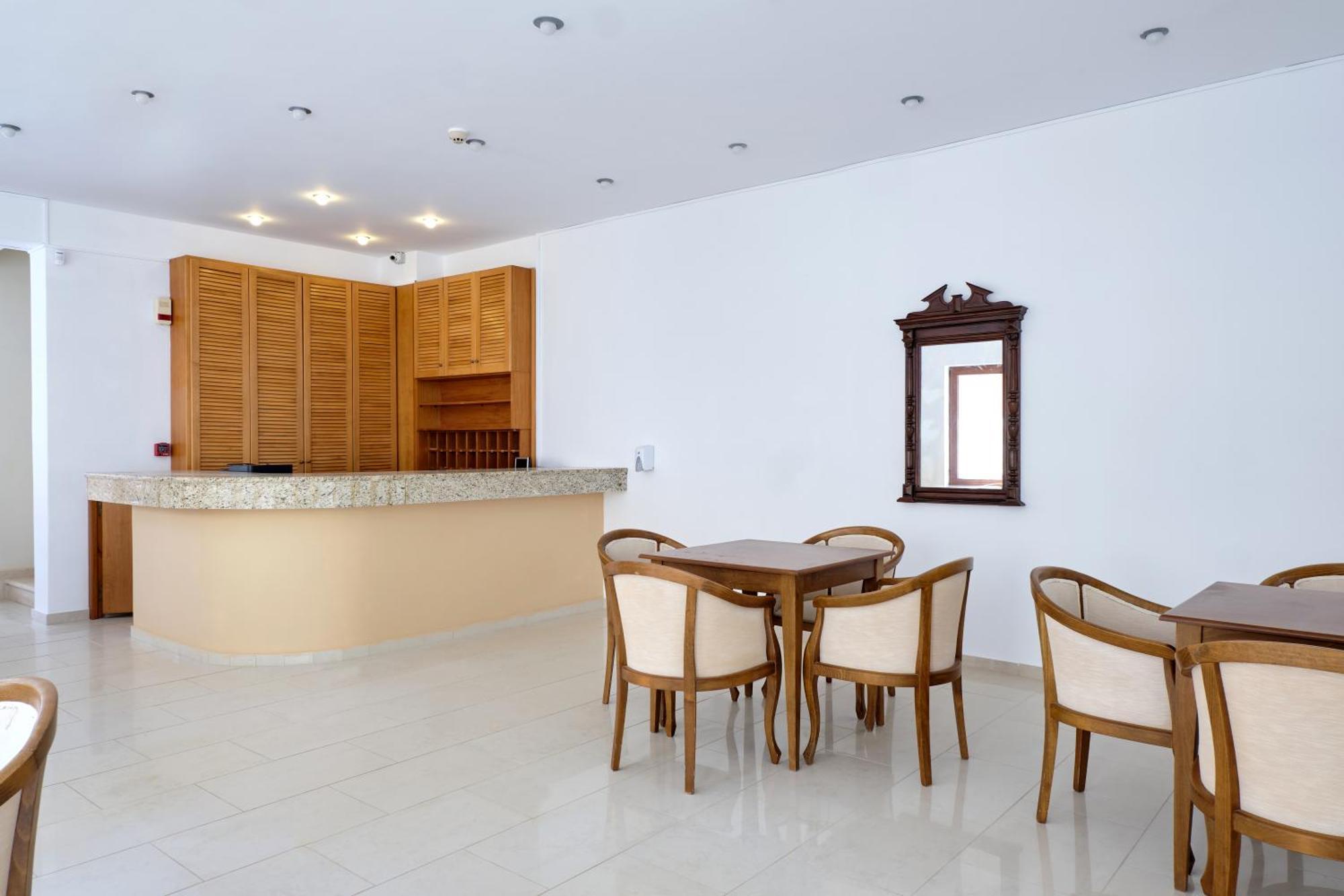 Niros Beachfront Aparthotel Kokkini Hani Dış mekan fotoğraf