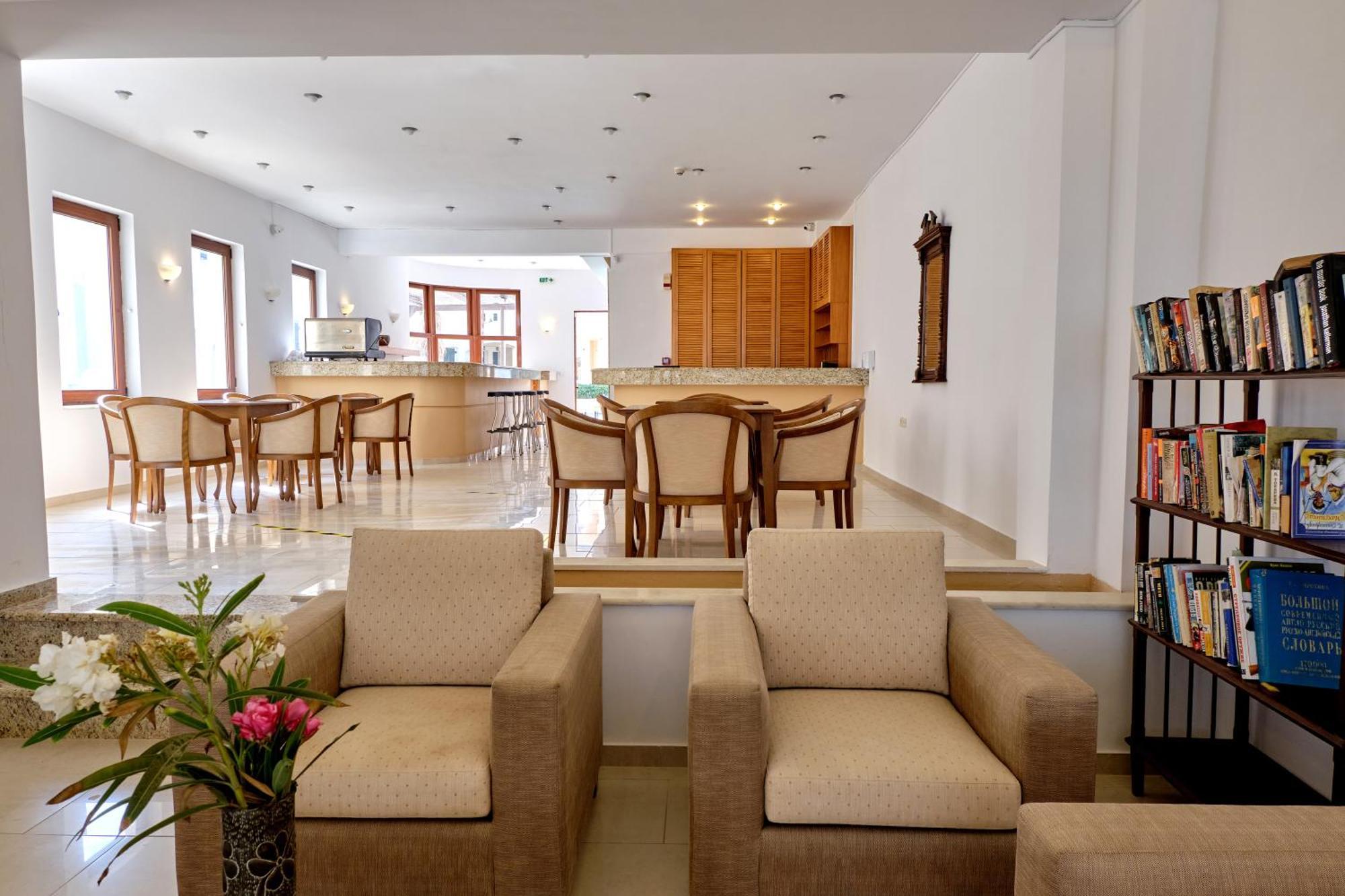 Niros Beachfront Aparthotel Kokkini Hani Dış mekan fotoğraf