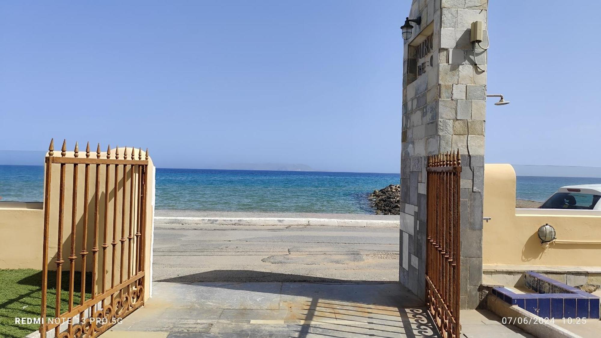Niros Beachfront Aparthotel Kokkini Hani Dış mekan fotoğraf