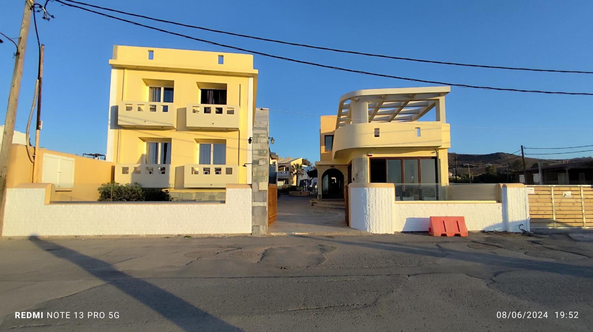 Niros Beachfront Aparthotel Kokkini Hani Dış mekan fotoğraf