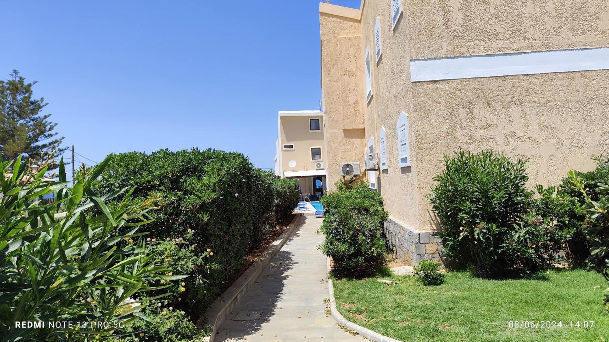 Niros Beachfront Aparthotel Kokkini Hani Dış mekan fotoğraf