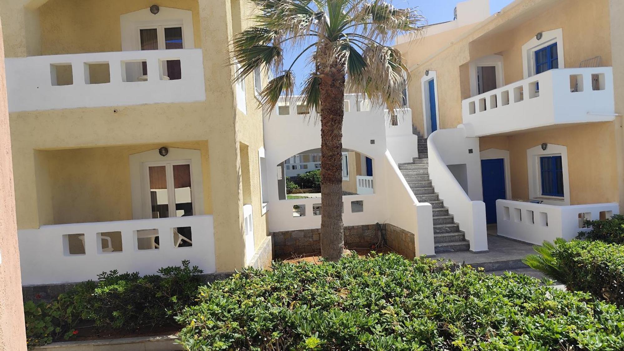 Niros Beachfront Aparthotel Kokkini Hani Dış mekan fotoğraf