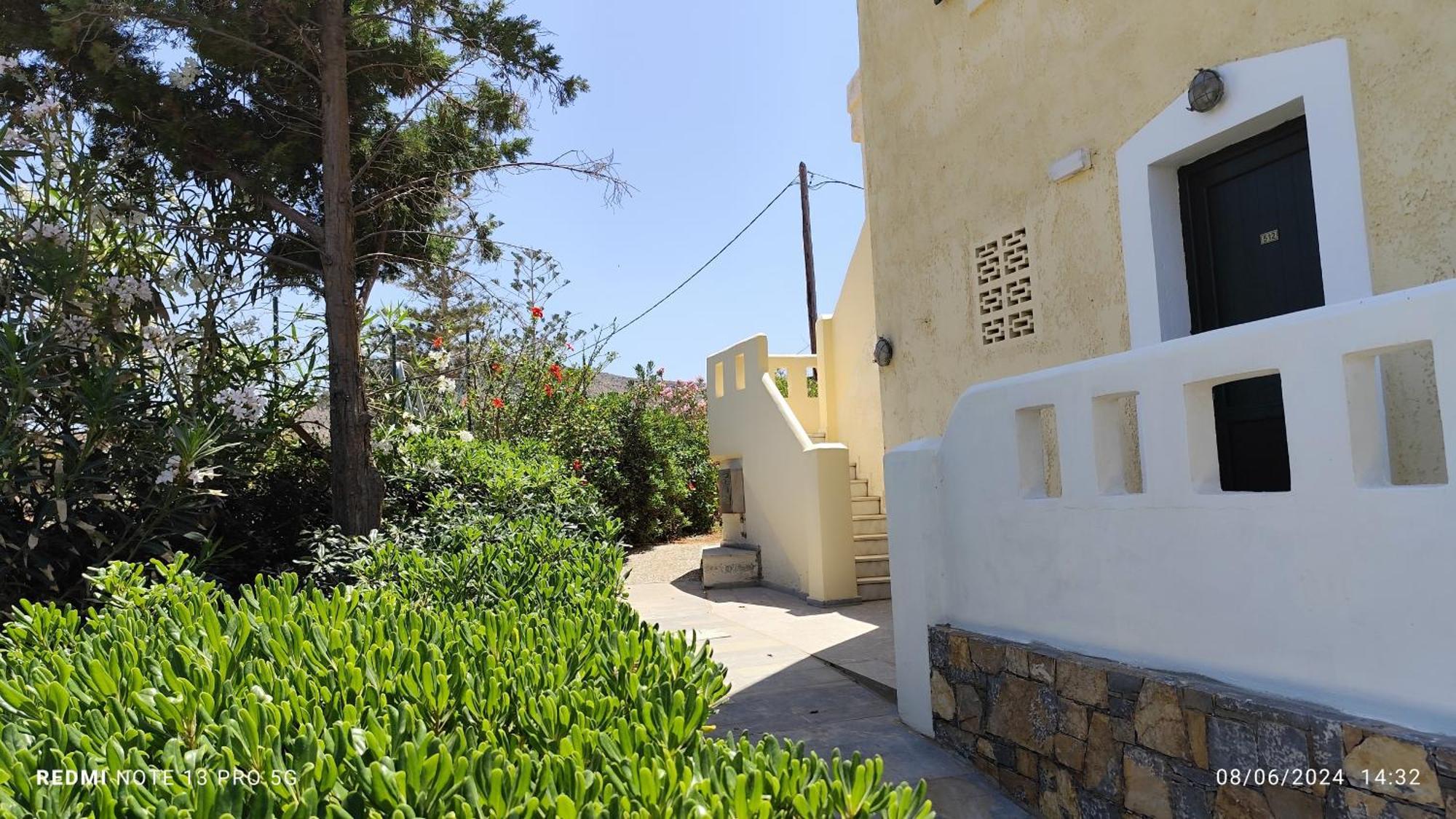 Niros Beachfront Aparthotel Kokkini Hani Dış mekan fotoğraf