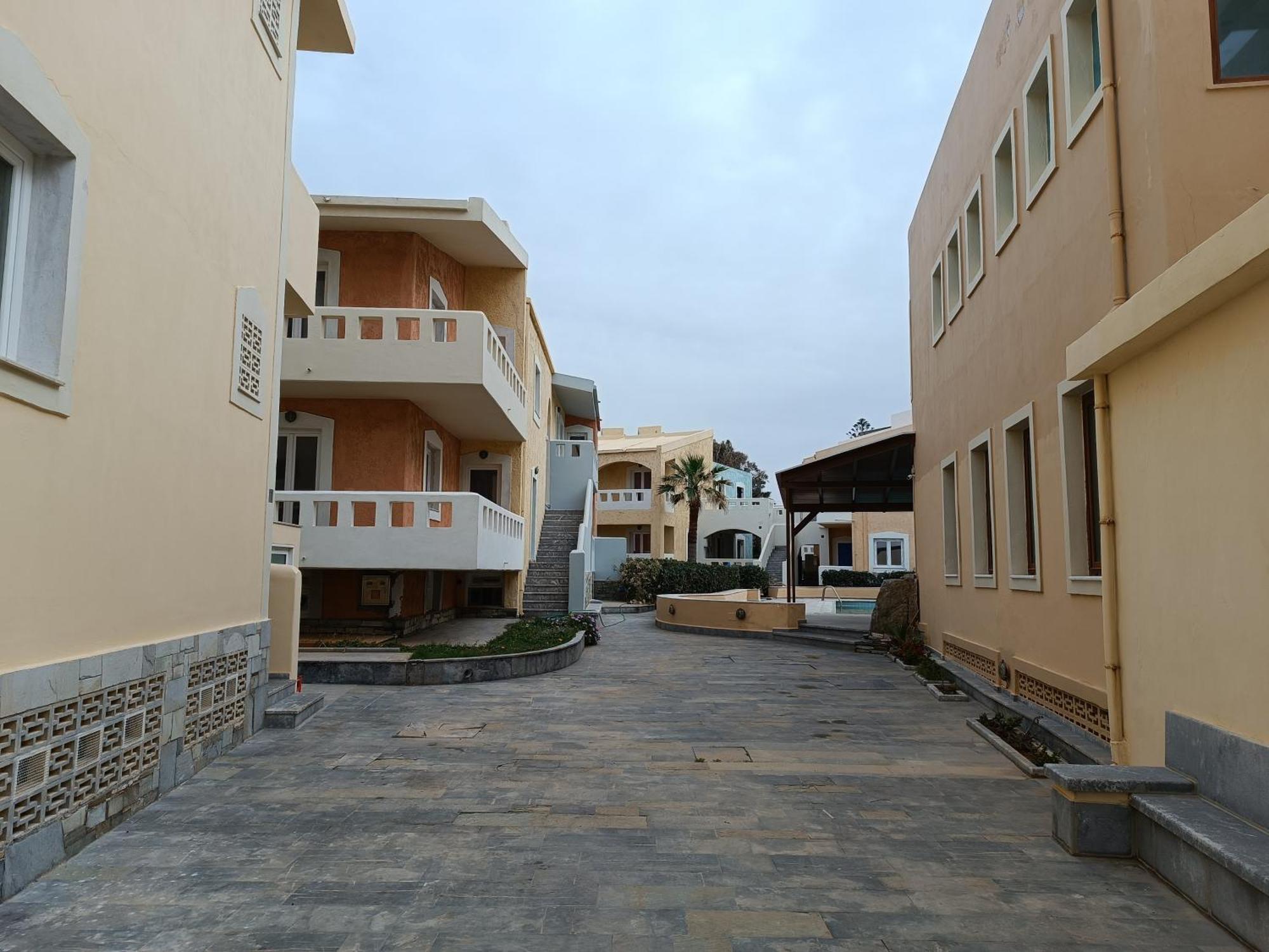 Niros Beachfront Aparthotel Kokkini Hani Dış mekan fotoğraf
