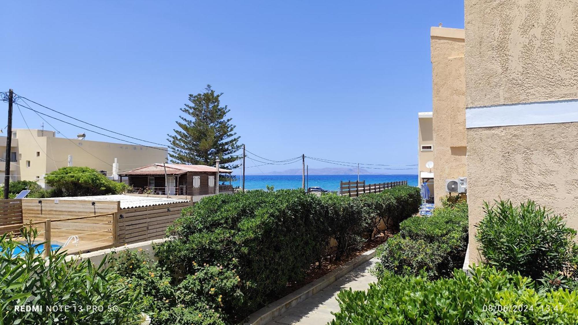Niros Beachfront Aparthotel Kokkini Hani Dış mekan fotoğraf