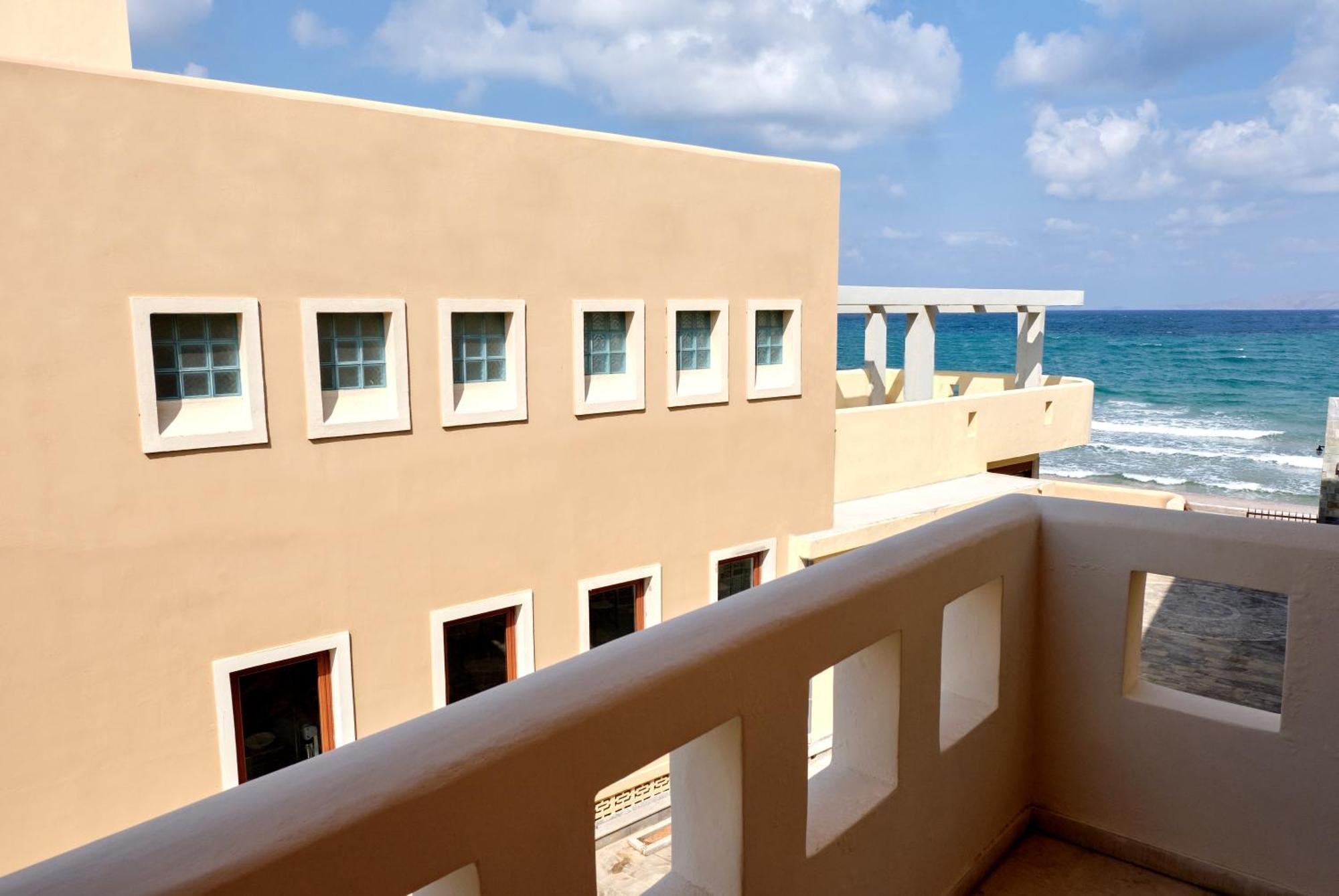 Niros Beachfront Aparthotel Kokkini Hani Dış mekan fotoğraf